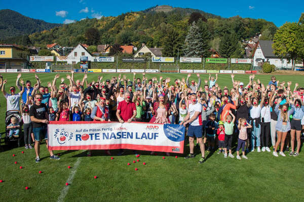 Event Helfer*innen bei einem ROTE NASEN LAUF in Österreich