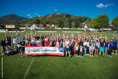 Event Helfer*innen bei einem ROTE NASEN LAUF in Österreich