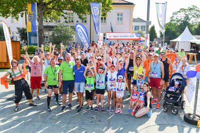 Gruppenbild vom Start beim ROTE NASEN LAUF in Leobersdorf