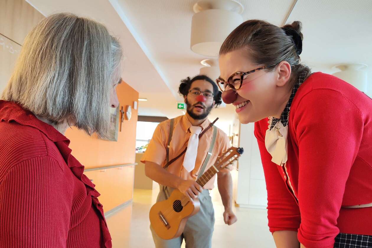 Clownin Hildegard und Clown Ferdinand im Pflegewohnheim.