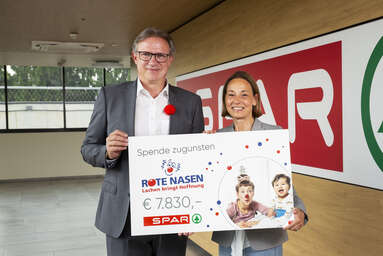 Spendenübergabe von SPAR Steiermark an ROTE NASEN.