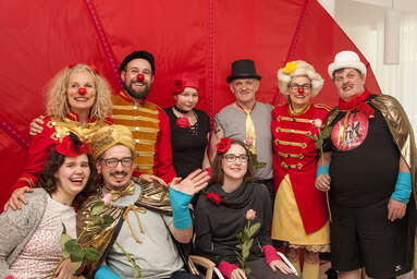 ROTE NASEN-Clowns bei einer Zirkuswerkstatt im Rehabilitationszentrum Wien-Meidling.