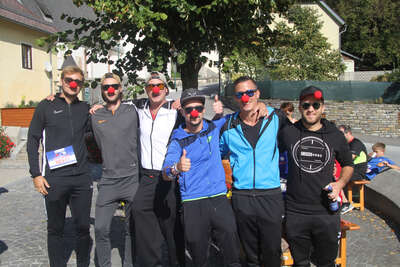Gruppenfoto beim ROTE NASEN LAUF Klein St. Paul
