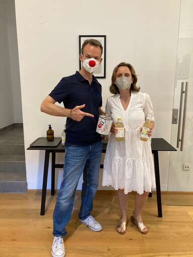 Spendenaktion für ROTE NASEN bei Bestseller mit Stefan Marz von ROTE NASEN.