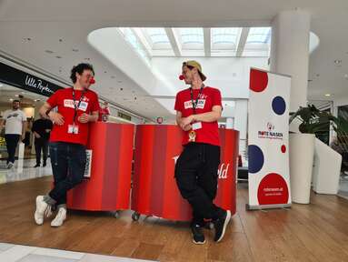 Zwei ROTE NASEN Fundraiser in der Shopping City Süd.