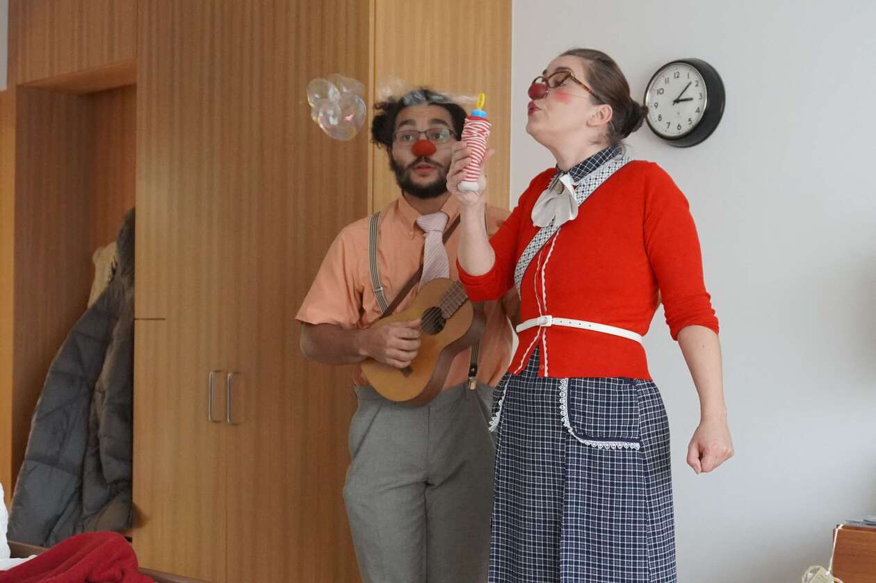 Clownin Hildegard und Clown Ferdinand im Pflegewohnheim.