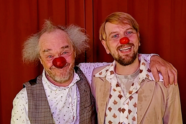 Clown Gustav und Lasse wünschen einen schönen Vatertag