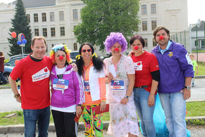 Gruppenfoto beim ROTE NASEN LAUF Oberschützen