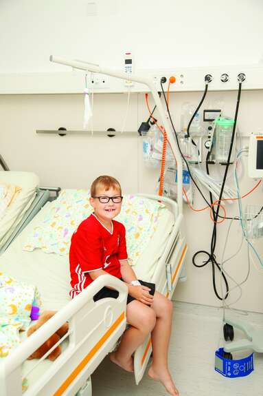 Christian freut sich auf seinen Clownbesuch im Spital