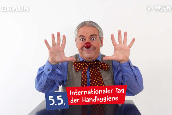 Clown Rudi kündigt den internationalen Tag der Handhygiene an