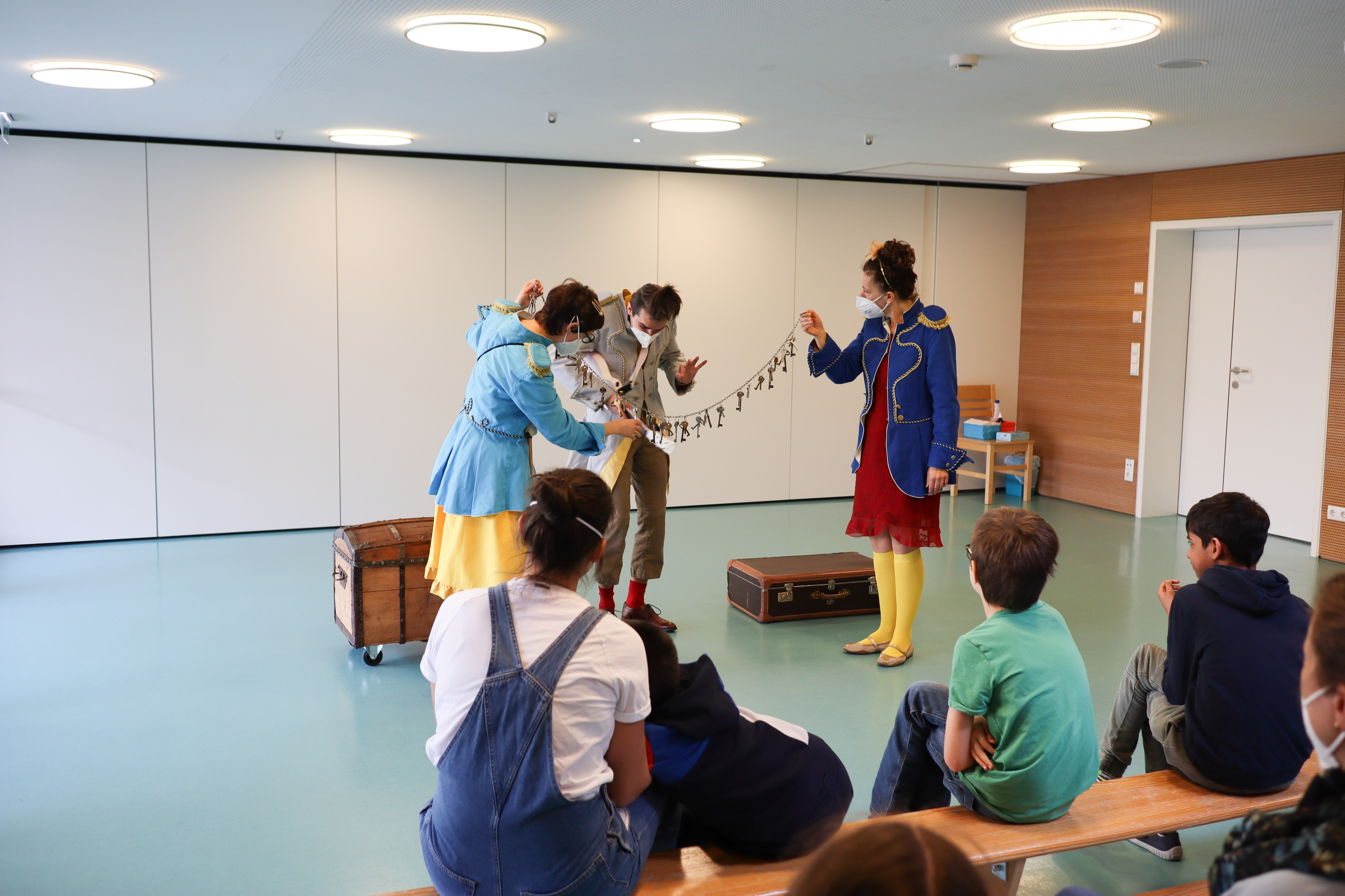 Unsere ROTE NASEN Clowns beim Karawanen Orchester im Elisabethinum