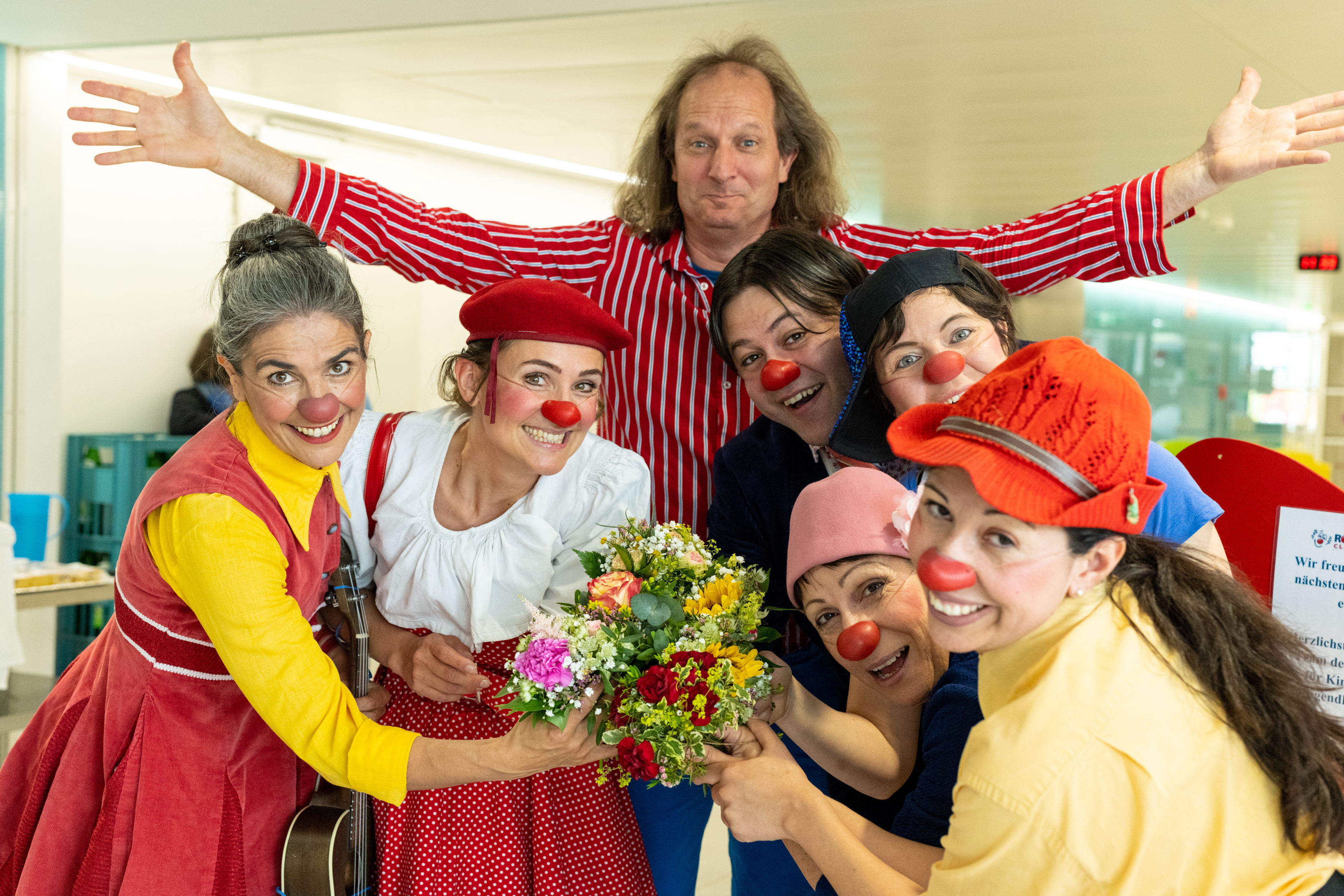 ROTE NASEN-Jubiläum im LKH Villach mit den Clowninnen und Clowns: Guido, Rita, Luise, Gregor Dettleff, Simona und Carmensita.