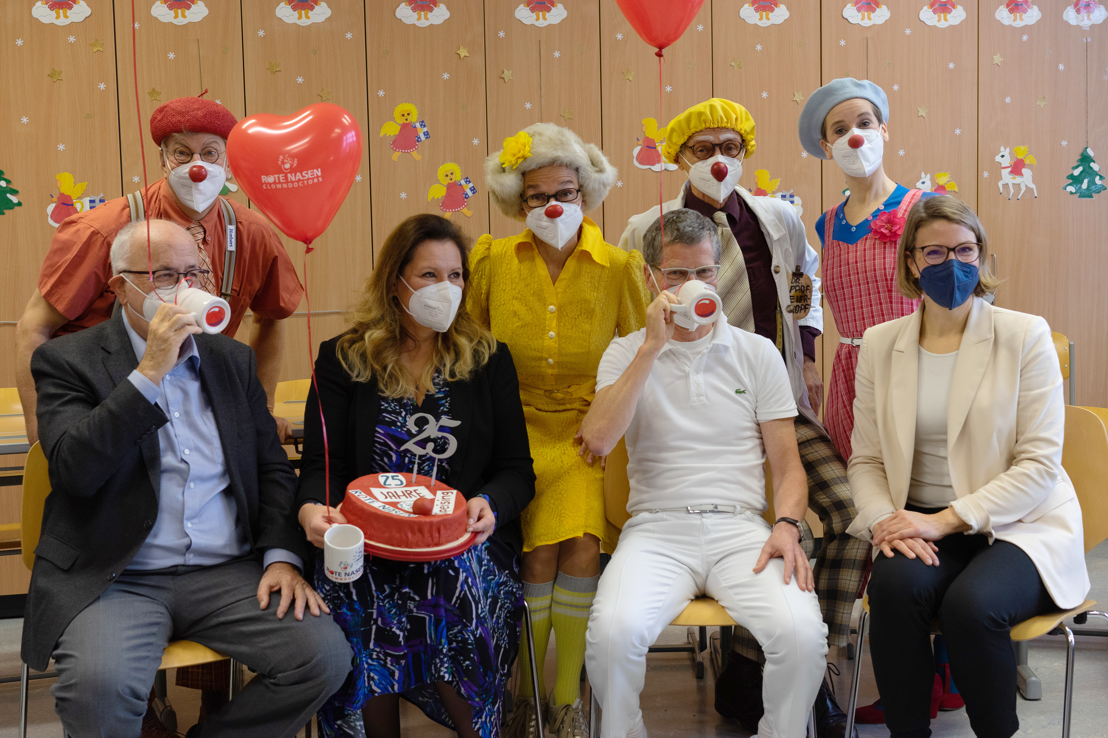 Pressefoto anlässlich der 25-jährigen Zusammenarbeit mit dem orthopädischen Spital Wien-Speising.